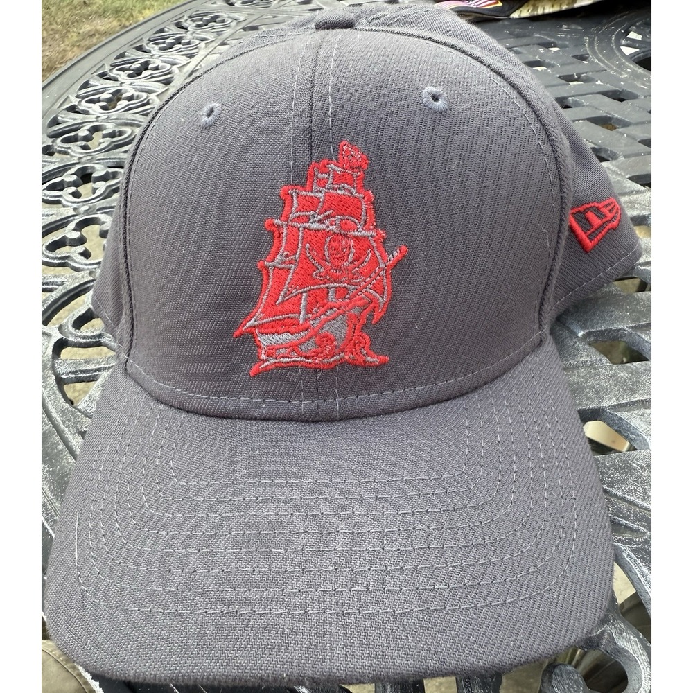 New Era 39Thirty Tampa Bay Buccaneers Fitted Hat Size Large/X-Large